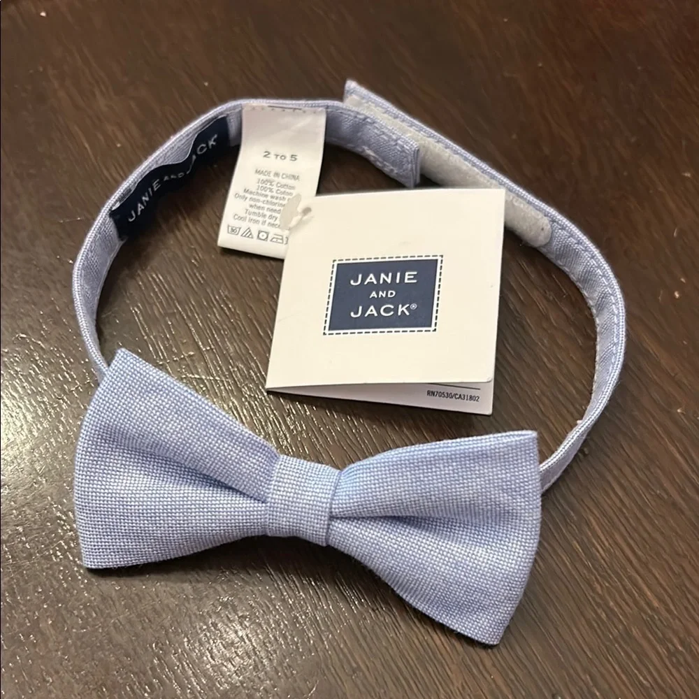 Janie and Jack Chambray Blue Cotton Oxford Bowtie